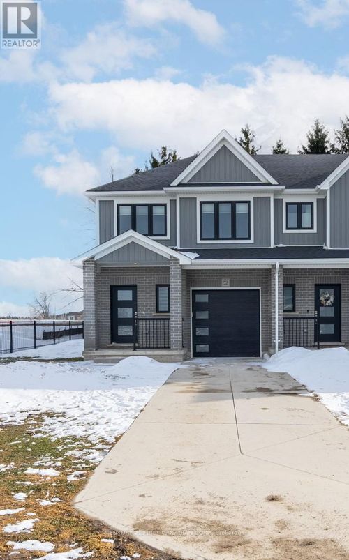 52-1 Miller Dr, Lucan, ON, N0M2J0 | Card Image