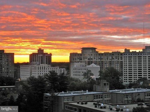 2-902-8315 N Brook Ln, BETHESDA, MD, 20814-2666 | Card Image