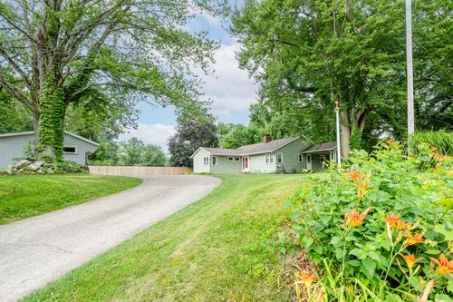 1738 W Marquette Woods Rd, Stevensville, MI, 49127-9570 | Card Image
