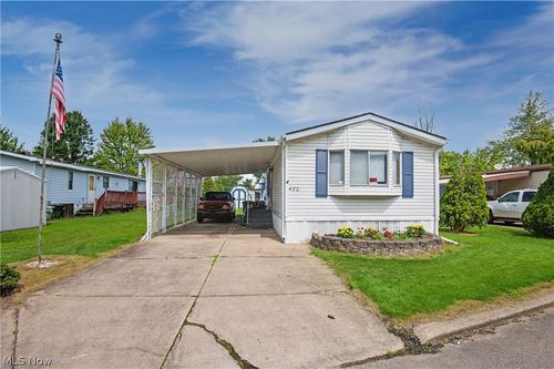 430 Whispering Pines Dr Sw, Warren, OH, 44481-9665 | Card Image