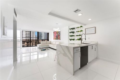 1111-600 Ne 36th St, Miami, FL, 33137 | Card Image