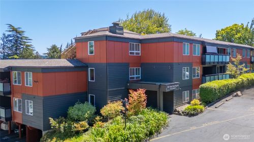 b201-7021 Sand Point Way Ne, Seattle, WA, 98115 | Card Image