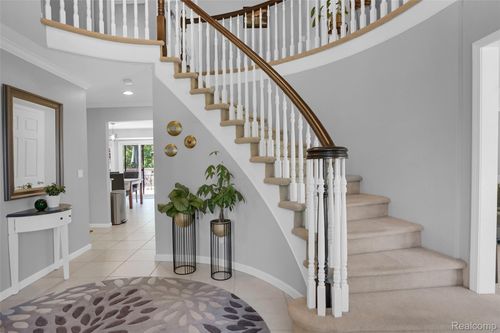 1400 Lakeview Drive, Rochester Hills, MI, 48306 | Card Image