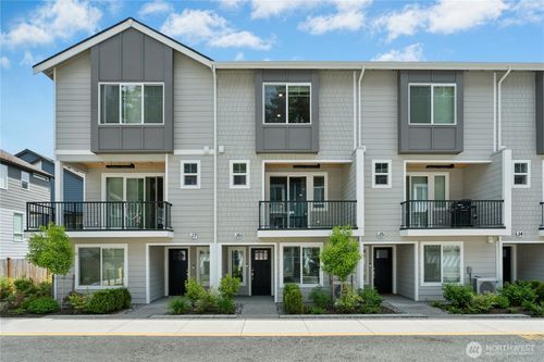 j6-13730 Manor Way, Lynnwood, WA, 98087 | Card Image