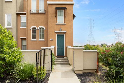 1733 Camino Real Way, Roseville, CA, 95747 | Card Image