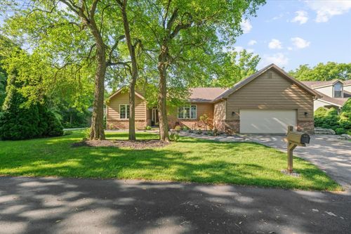 3500 Woodhill Dr, Port Clinton, OH, 43452-4104 | Card Image