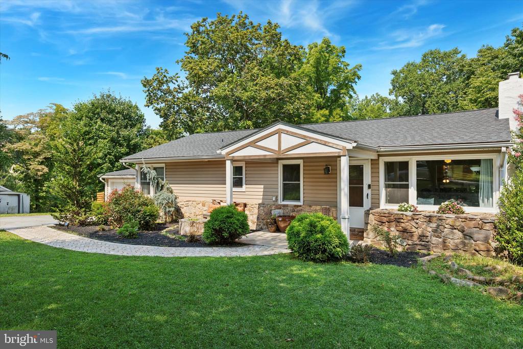 Midway Rd, Phoenixville, PA 19460