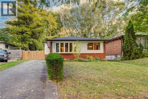 115 Chopin Dr, Kitchener, ON, N2M2G3 | Card Image