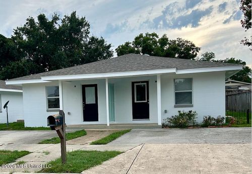 141 Pine Grove Ave, Biloxi, MS, 39531-4814 | Card Image