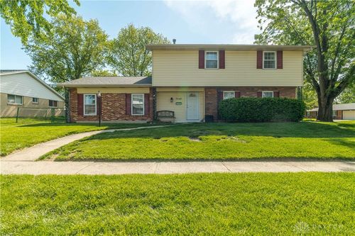 7140 Cohasset Dr, Huber Heights, OH, 45424-2946 | Card Image