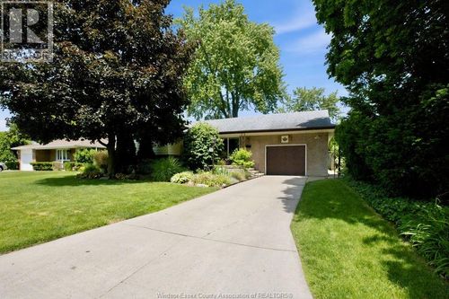3410 Avondale Ave, Windsor, ON, N9E1X7 | Card Image