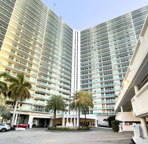 412-100 Bayview Dr, Sunny Isles Beach, FL, 33160-4752 | Card Image