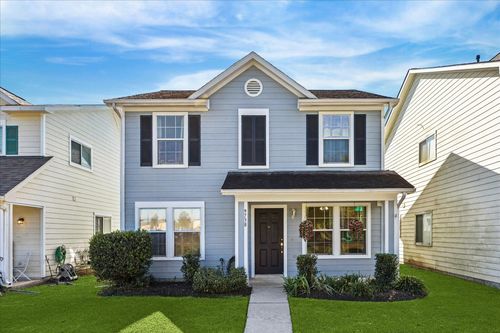 9738 Farrell Dr, Houston, TX, 77070-5086 | Card Image
