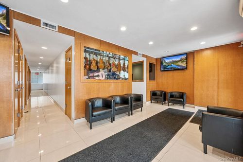 43-07 162nd St, Flushing, NY, 11358-4147 | Card Image