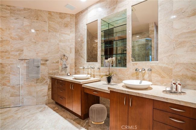 Master bathroom | Image 4