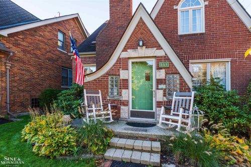 441 Manor St, Grosse Pointe Farms, MI, 48236-3210 | Card Image