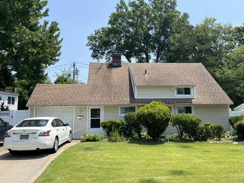 7 Hope Ln, Hicksville, NY, 11801-6110 | Card Image