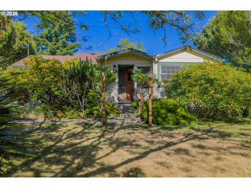 635 25th St, Myrtle Point, OR, 97458-1748 | Card Image
