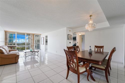 617-231 174th St, Sunny Isles Beach, FL, 33160-3368 | Card Image