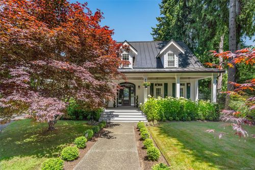 155 Hoylake Rd E, Qualicum Beach, BC, V9K1L7 | Card Image