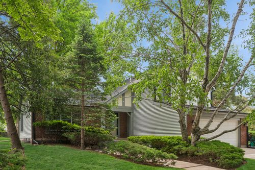 499 Highland Grove Dr, Buffalo Grove, IL, 60089-1723 | Card Image