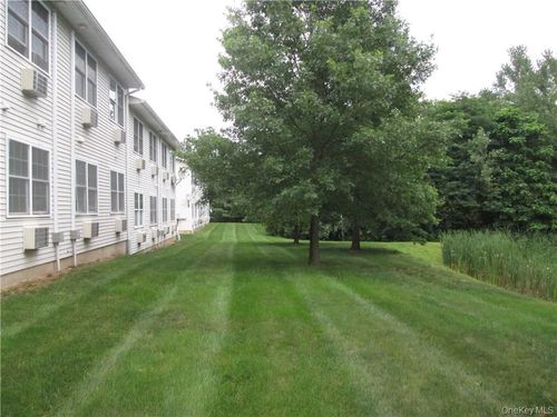 75 Pipetown Hill Rd, Nanuet, NY, 10954-5959 | Card Image