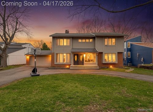 2110 Langham Dr, West Bloomfield, MI, 48323-3842 | Card Image
