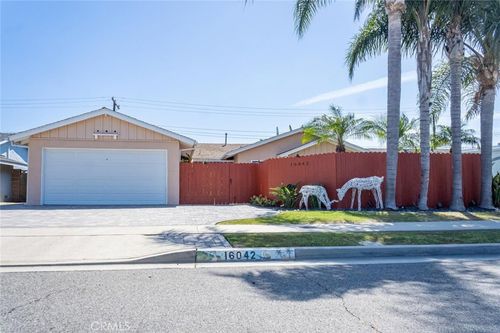 16042 Warren, Huntington Beach, CA, 92649 | Card Image