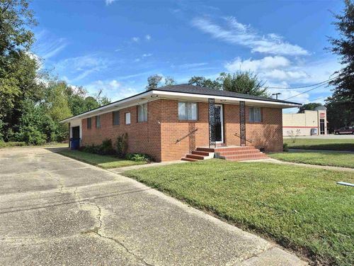 1022 W 1st St, DeRidder, LA, 70634-3704 | Card Image