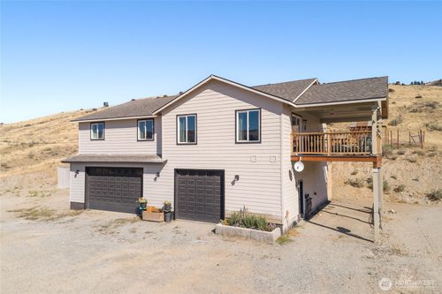 70 Hill Range Ln, Waterville, WA, 98858-9023 | Card Image