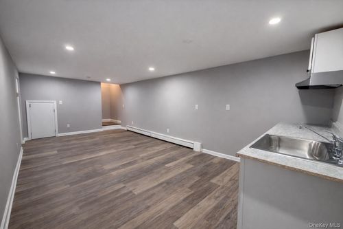 660 N Dunton Ave, East Patchogue, NY, 11772-4939 | Card Image