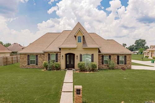 1055 N Ezidore Dr, Gramercy, LA, 70052-3562 | Card Image