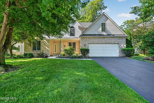 8855 Walnut Trl, Sylvania, OH, 43560-8989 | Card Image