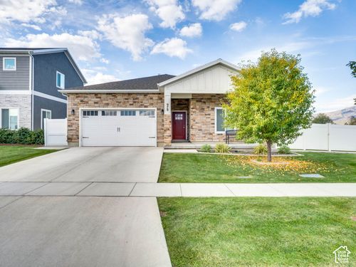 978 E Tucker Ln, Heber City, UT, 84032-1687 | Card Image