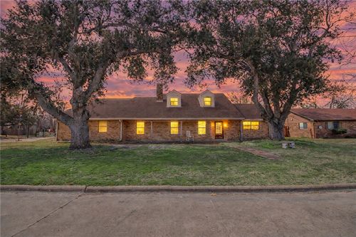 903 Horlock St, Navasota, TX, 77868-2509 | Card Image