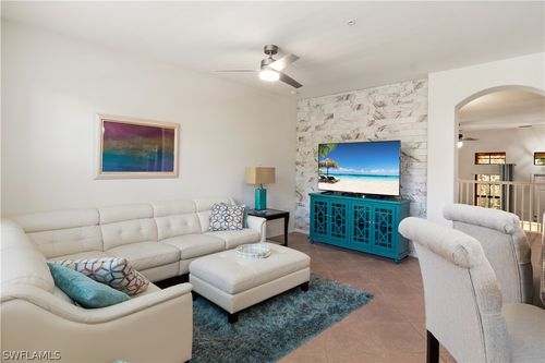 1907-8993 Cambria Cir, NAPLES, FL, 34113-3389 | Card Image