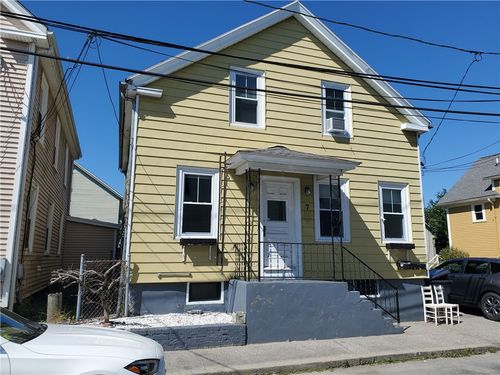 7 Union St, Warren, RI, 02885-3015 | Card Image