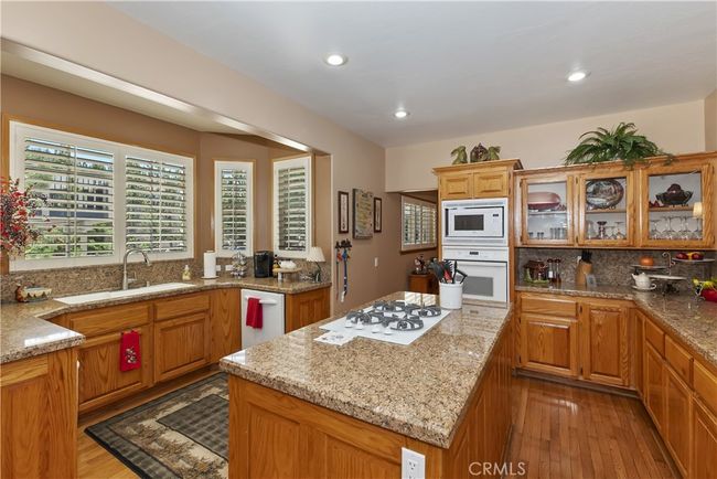 375 Meadow Cir N, House other with 4 bedrooms, 3 bathrooms and 2 parking in Big Bear Lake CA | Image 18
