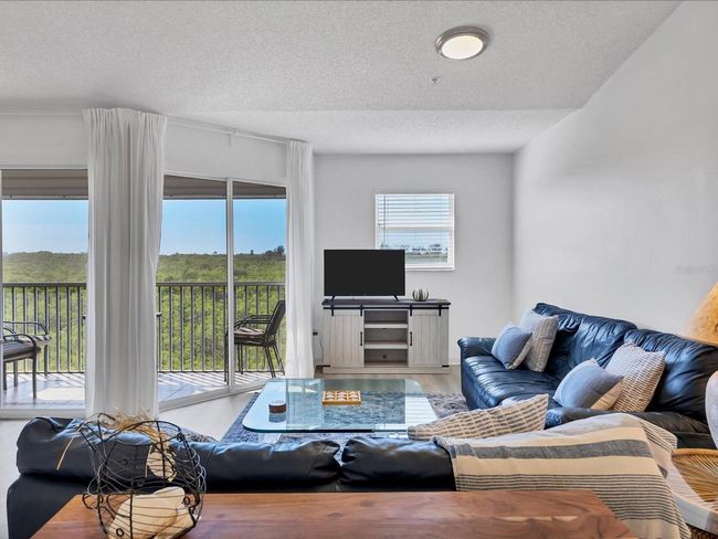 South facing Condo | Image 4