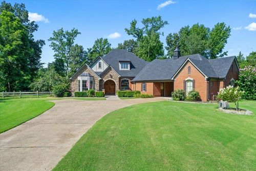 325 Woodsedge Dr, Eads, TN, 38028-3755 | Card Image