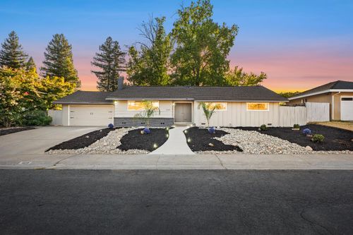 4129 Sharwood Way, Carmichael, CA, 95608-1652 | Card Image
