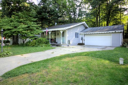 11600 Oriole Dr, Lakeview, MI, 48850-9753 | Card Image