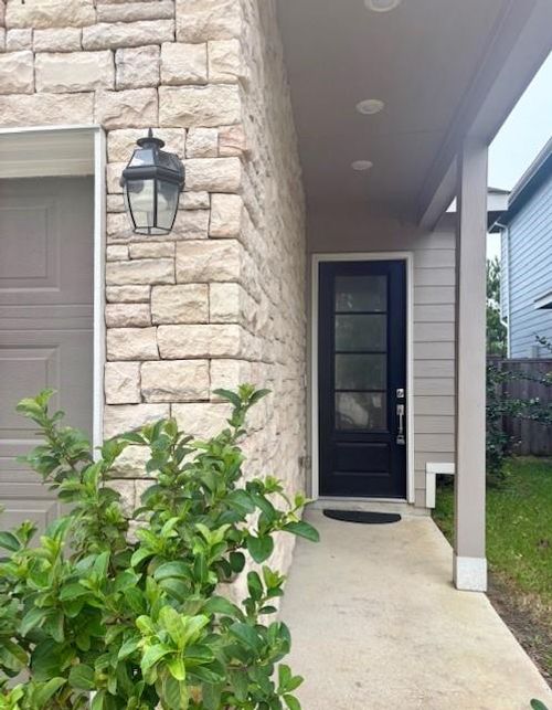 566 Dry Fork Ln, Conroe, TX, 77304-3197 | Card Image