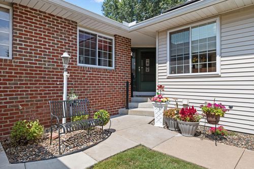 3641 Auger Ave, White Bear Lake, MN, 55110-4685 | Card Image