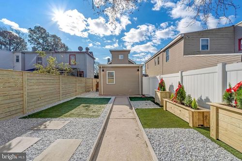 921 Ridgeway St, GLOUCESTER CITY, NJ, 08030-1856 | Card Image