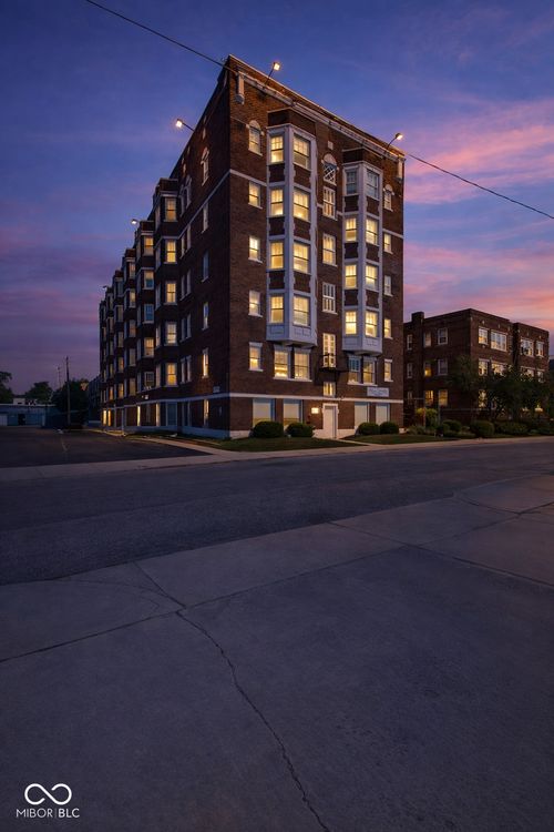 411-230 E 9th St, Indianapolis, IN, 46204-1152 | Card Image
