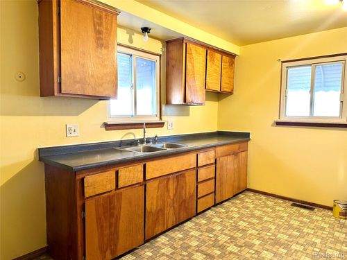 5320 Bedford St, Dearborn Heights, MI, 48125-3406 | Card Image