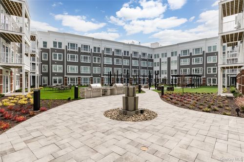 apt-3012-75 E Hoffman Ave, Lindenhurst, NY, 11757-5046 | Card Image