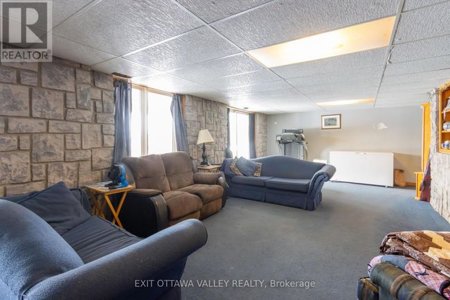 2112 Schutt Rd, House other with 3 bedrooms, 3 bathrooms and 6 parking in Palmer Rapids ON | Image 35