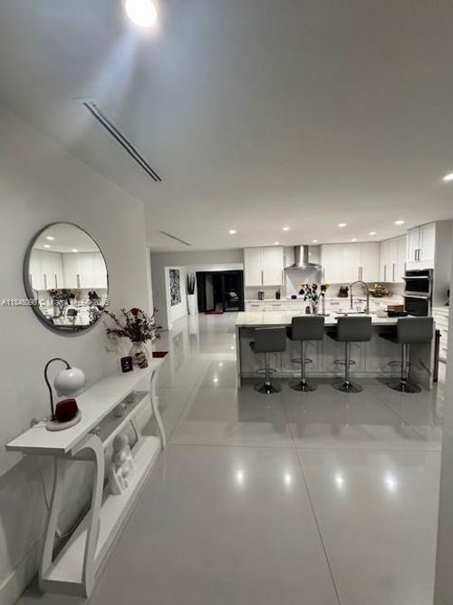 4229 W 7th Ln, Hialeah, FL, 33012-3826 | Card Image